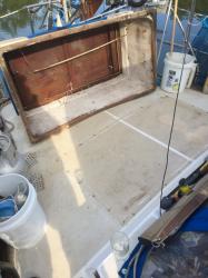 AFT DECK storage box - re-sealed: Aft deck storage box - cleaned and resealed to deck
